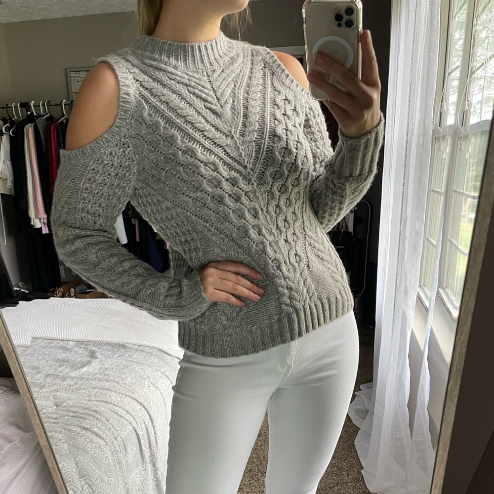 Express Cold Shoulder Sweater M